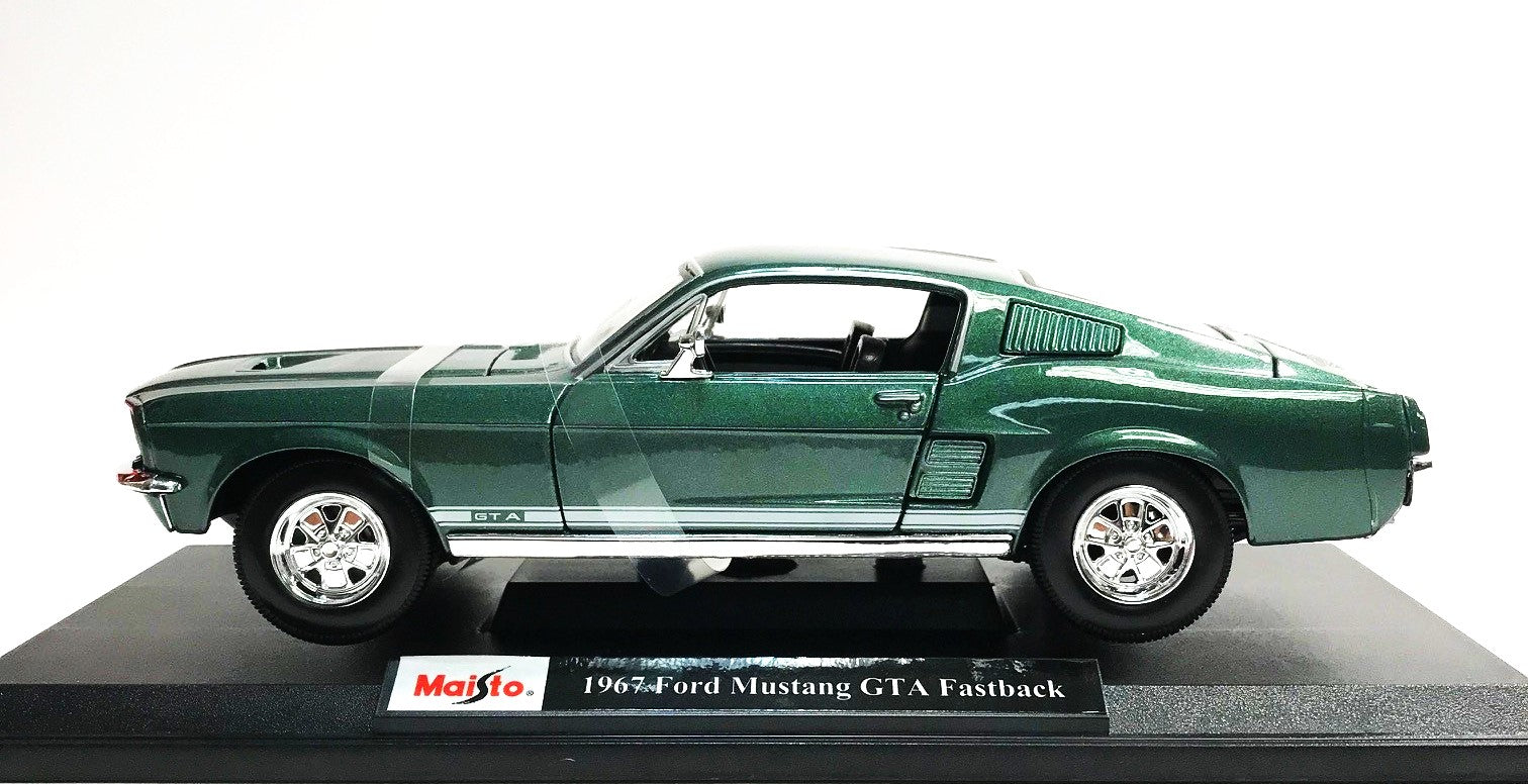 マイスト　1/18 1967 Ford Mustang GTA Fastback 1/18 Maisto 1967 Ford Mustang GTA Fastback (Black) Diecast Car